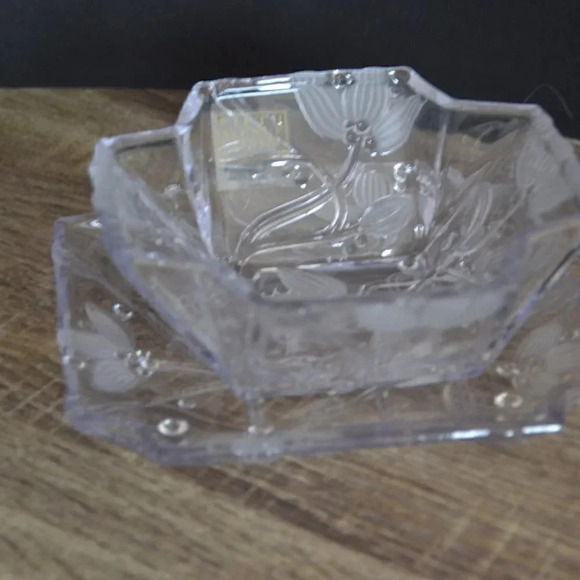 Fifth Ave Crystal Patterned bowl and plate set - Picture 2 of 6